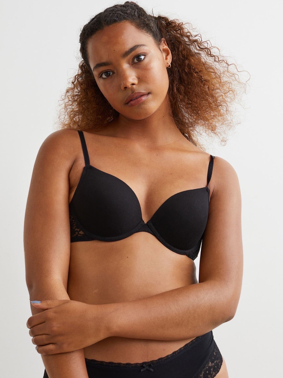 Lauma Lingerie Uganda - From our collection of classic bras, we give you;  💖A practical everyday soft cup bra. 💖 Quality and durable fabric. 💖Big  bra straps and 3 hooks. 💖 Beautiful